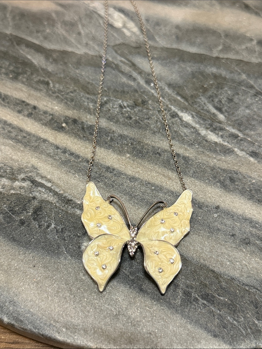 Large Enaled and Rhinestones Butterfly Necklace